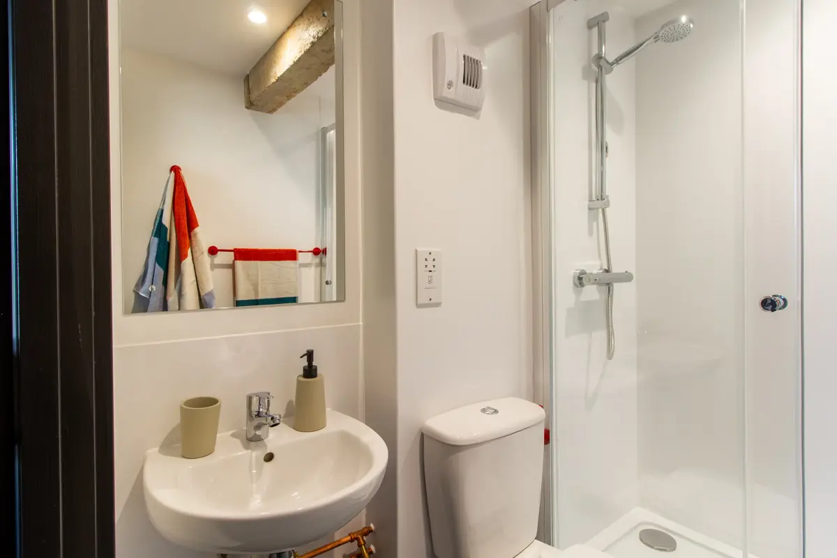 Beton House Sheffield Ensuite 3